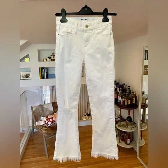 Frame “Le Crop Mid-Rise Mini Bootcut” Jeans in White | Size 23 - Picture 16 of 17